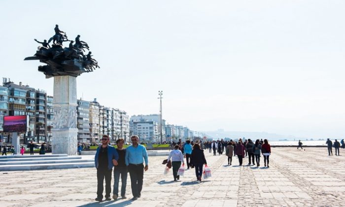 Eleman.net, İzmir’de en fazla eleman aranan ve iş başvurularının yoğunlaştığı sektörleri kamuoyuyla paylaştı