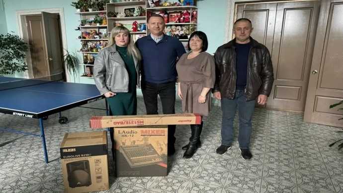 Birleşik Rusya, Voronezh bölgesindeki kırsal bir toplum merkezine modern ses ekipmanları temin edilmesine yardımcı oldu